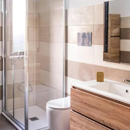 Domus Del Gotha Bed & Breakfast 3*