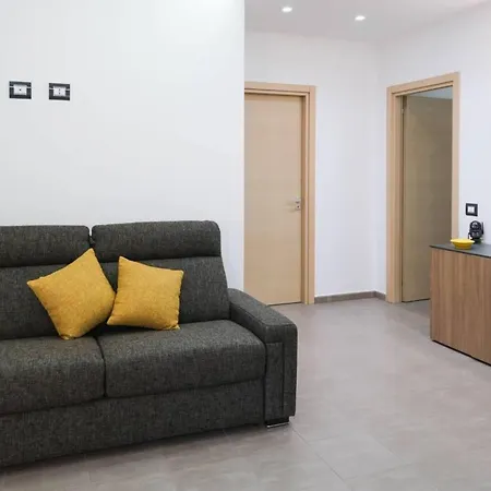 Domus Del Gotha Bed & Breakfast 3*